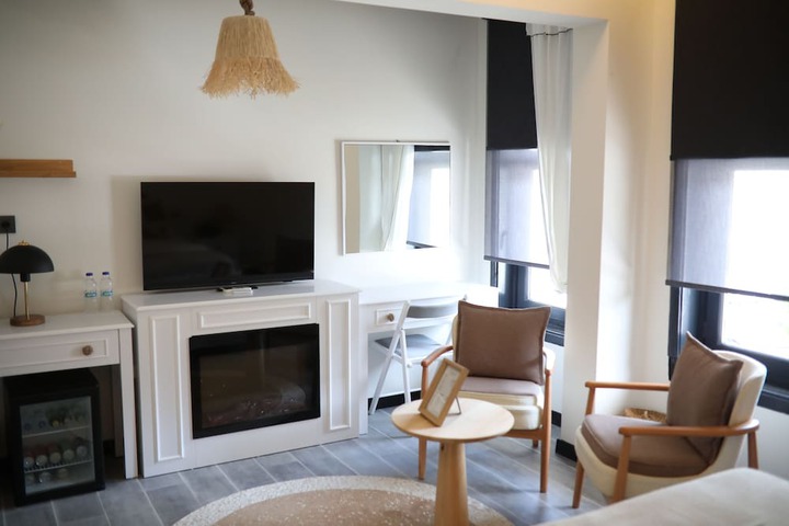 Room 16 of 37