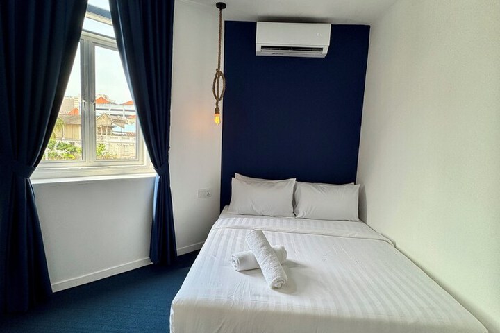 Room 52 of 122
