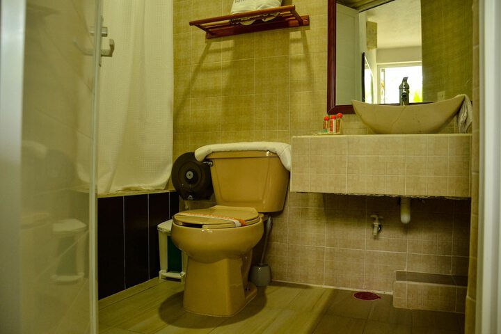 Room 43 of 80