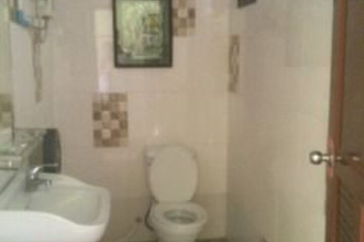 Room 2 of 40