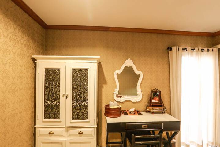 Room 34 of 64