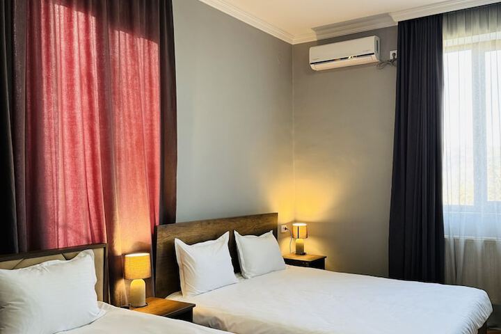 Room 12 of 26