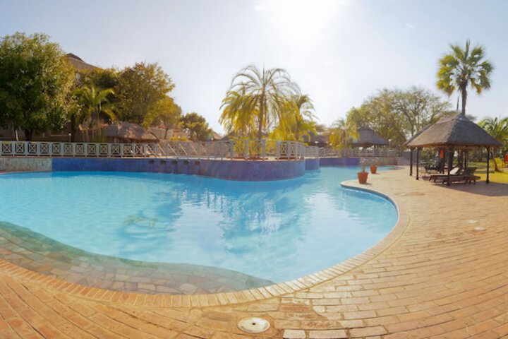 Pool 51 of 92