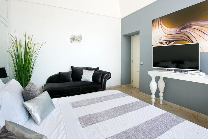 Room 2 of 50