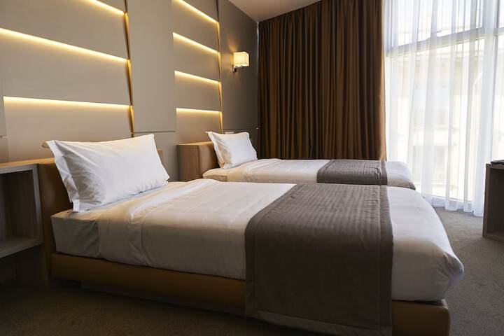 Room 15 of 80