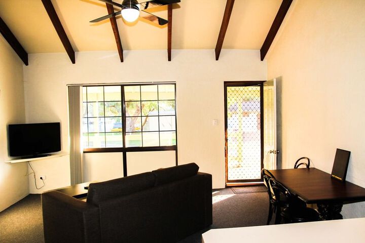 Room 10 of 24