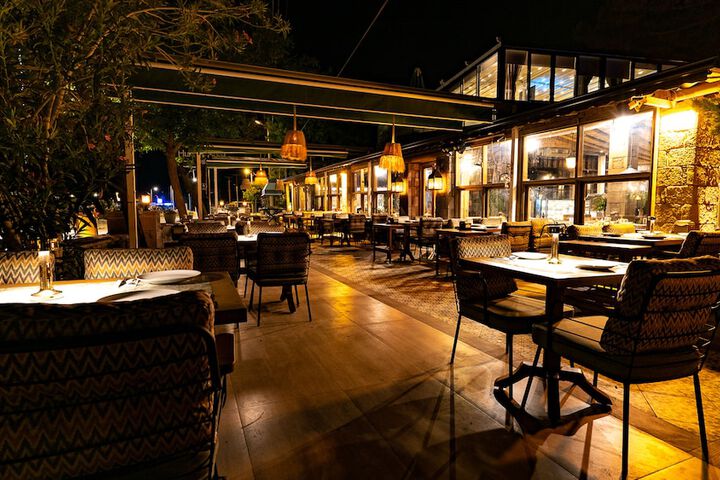 Dining 52 of 89