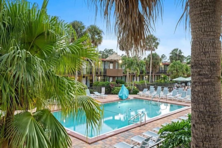 Pools & Facilities