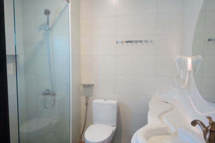 Room 116 of 178