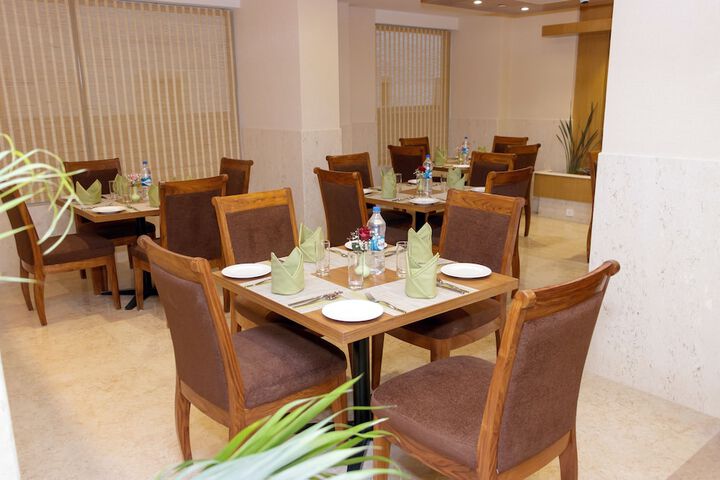 Dining 76 of 119