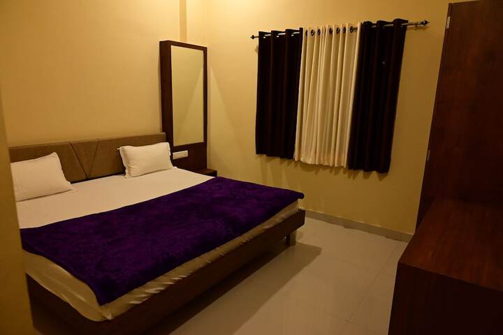 Room 17 of 77