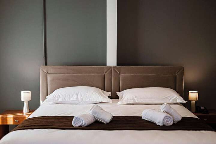 Room 2 of 90