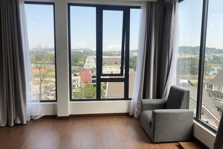 Room 12 of 53