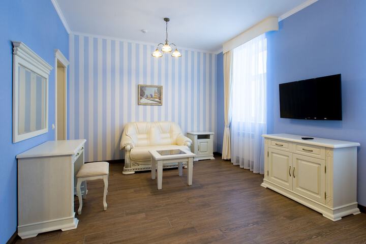 Room 6 of 38