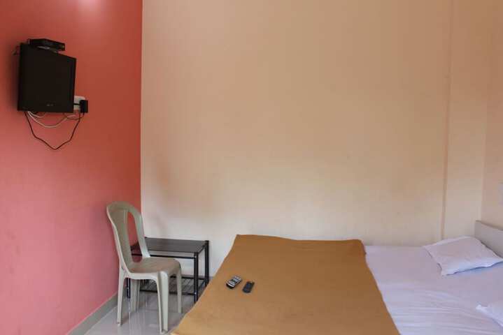 Room 6 of 14