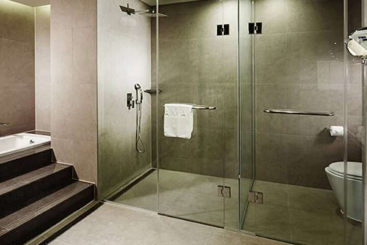 Room 16 of 27