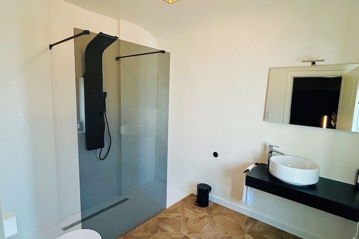 Room 158 of 183