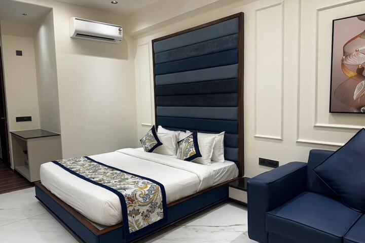 Room 3 of 26