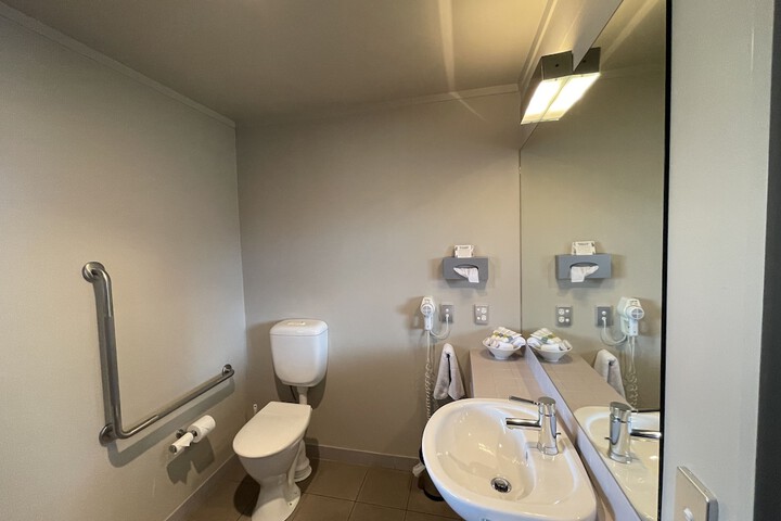 Room 35 of 66