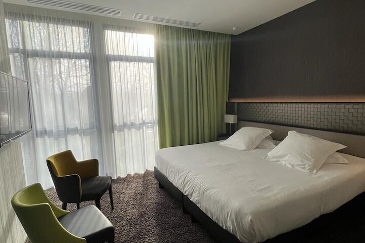Room 17 of 45