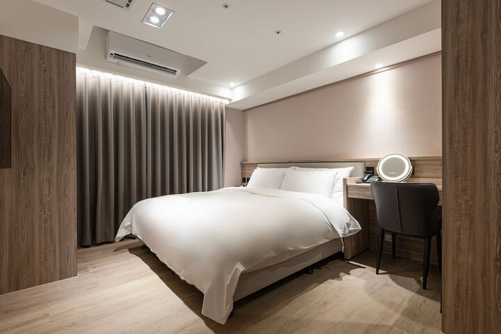 Room 62 of 145