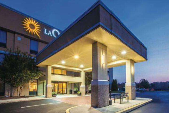 La Quinta Inn & Suites by Wyndham Mechanicsburg Harrisburg