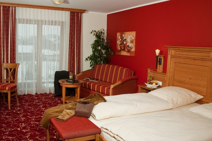 Room 9 of 37
