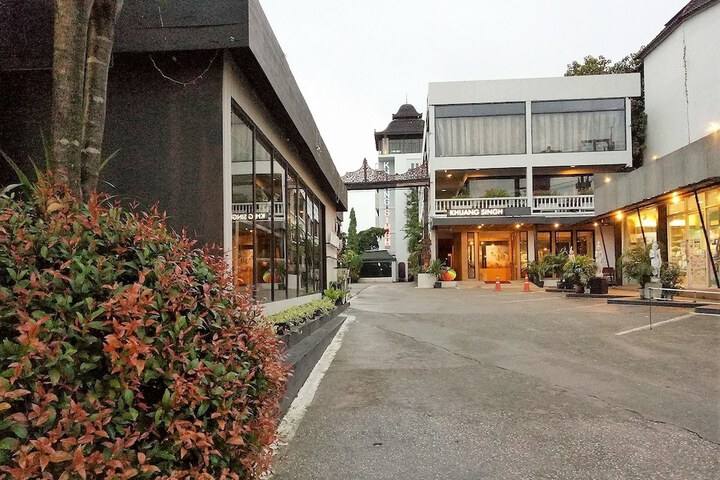 Hotel 85 of 99