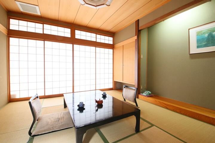 Room 6 of 65