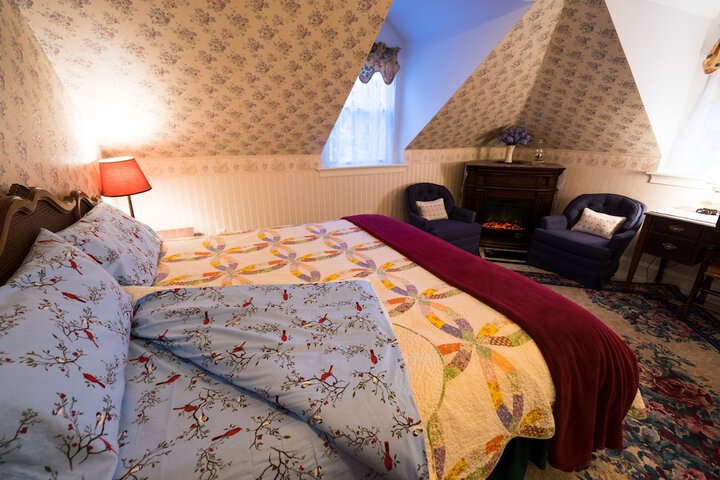 Room 2 of 78
