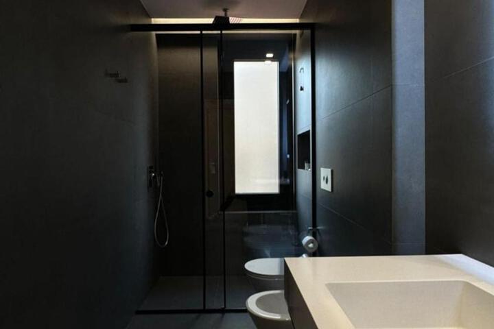 Room 42 of 44