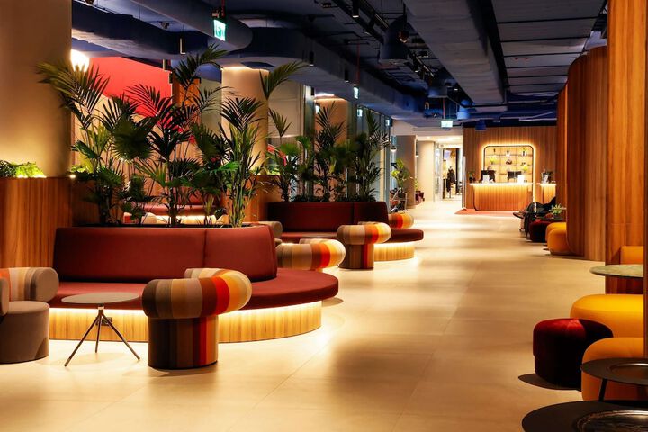 Entrance & Lobby