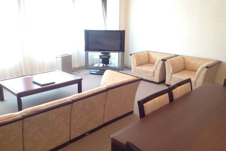 Room 10 of 64