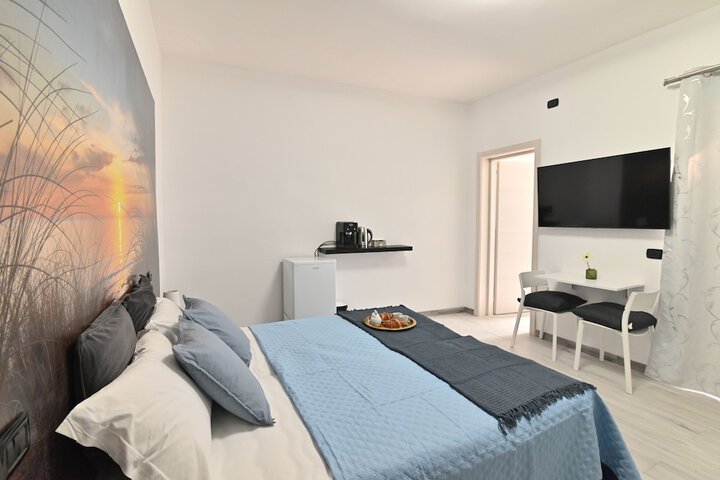 Room 3 of 20