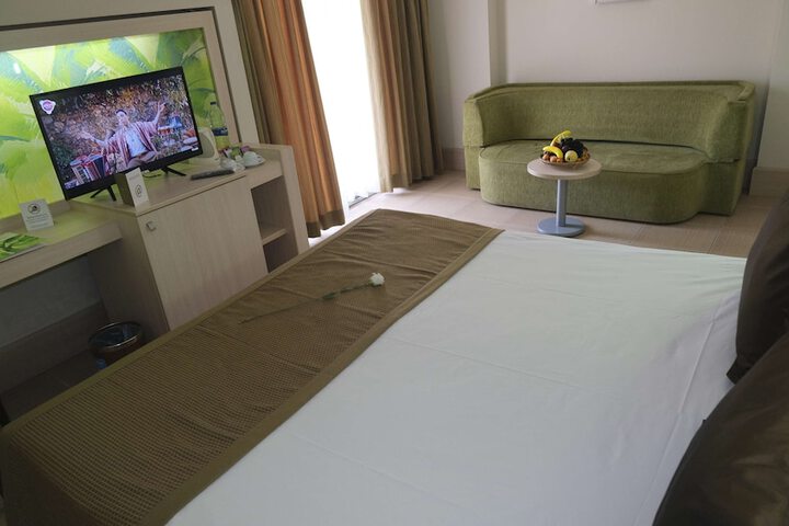 Room 21 of 97