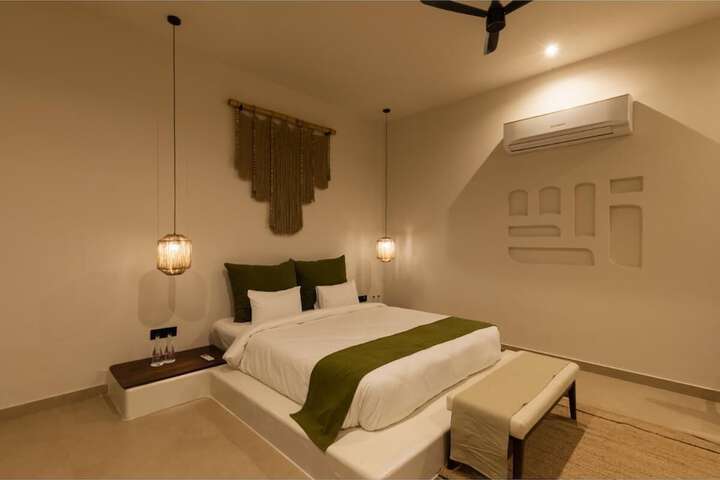Room 18 of 110