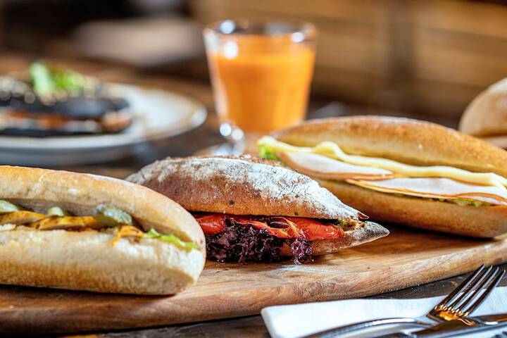 Breakfast/Coffee Service 127 of 180