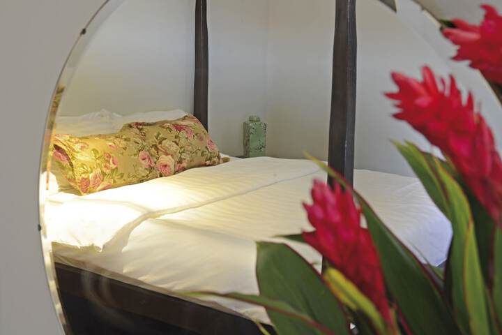 Room 4 of 43
