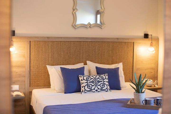 Room 2 of 52