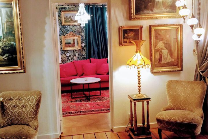 Guest Lobby