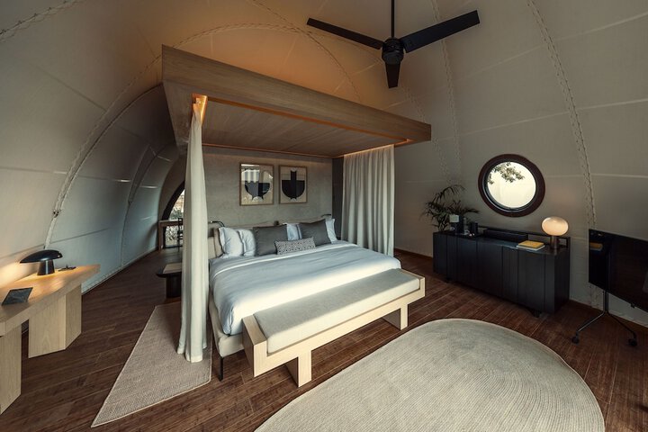 Room 9 of 68