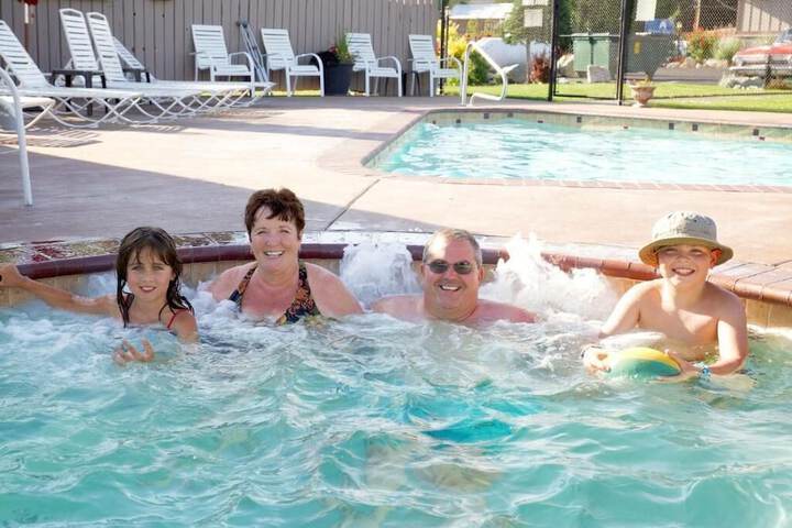 Pool 19 of 39