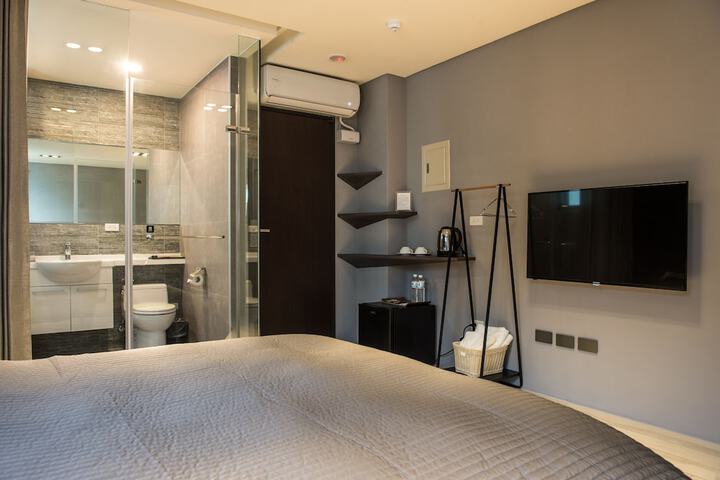Room 27 of 100