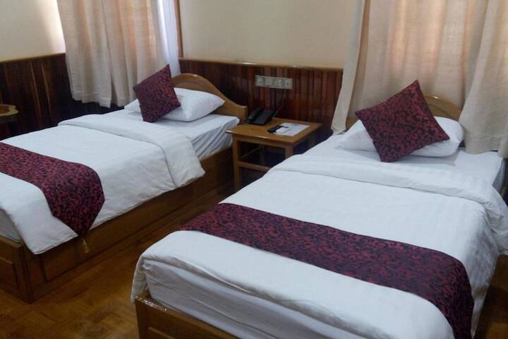 Room 8 of 18