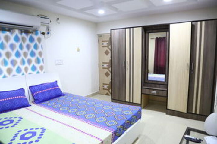 Room 14 of 36
