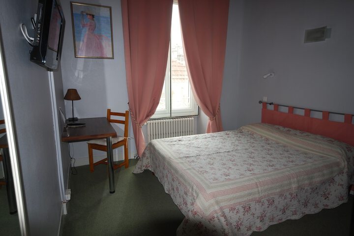 Room 9 of 64