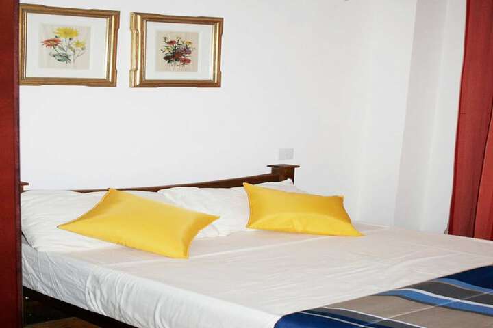 Room 16 of 25