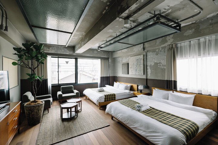 Room 19 of 35