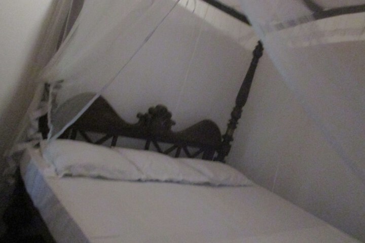 Room 10 of 39