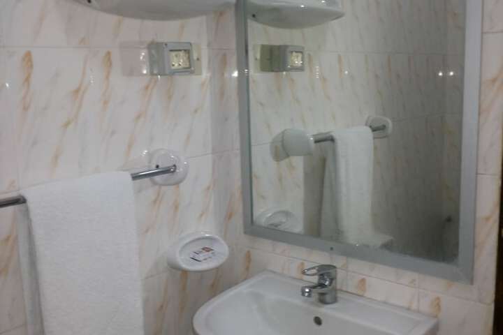 Room 30 of 46